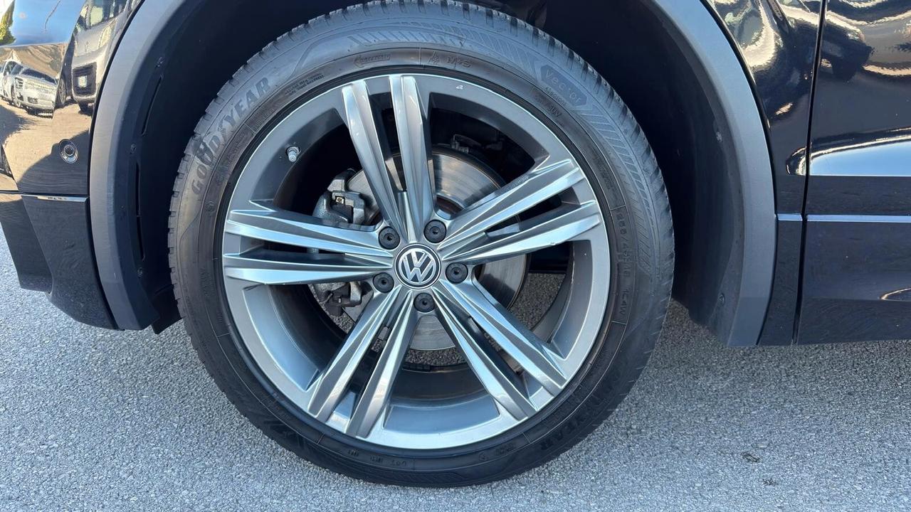 Volkswagen Tiguan 2.0 TDI SCR DSG 4MOTION R-LINE