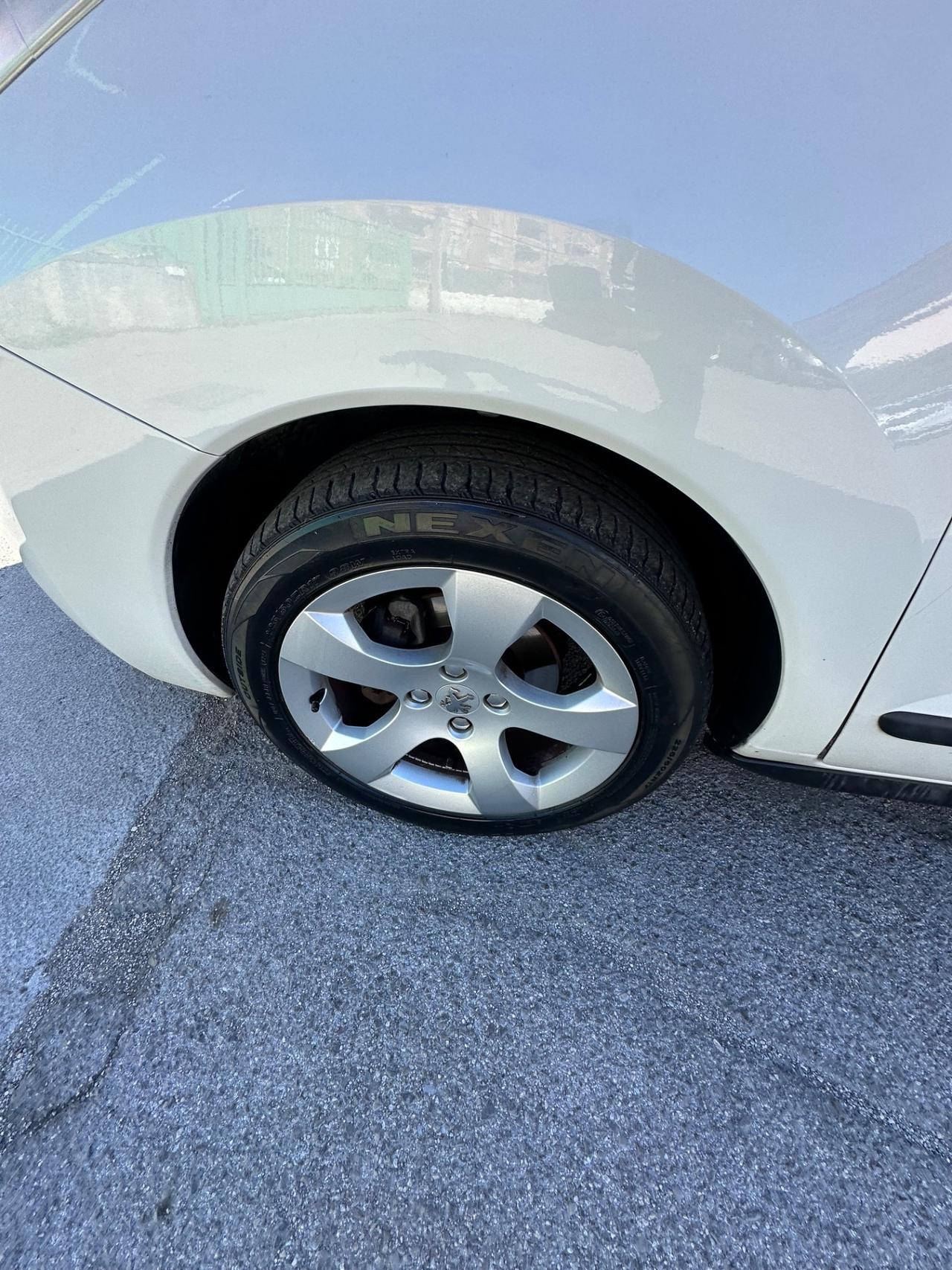 Peugeot 3008 1.6 HDi 112CV Business