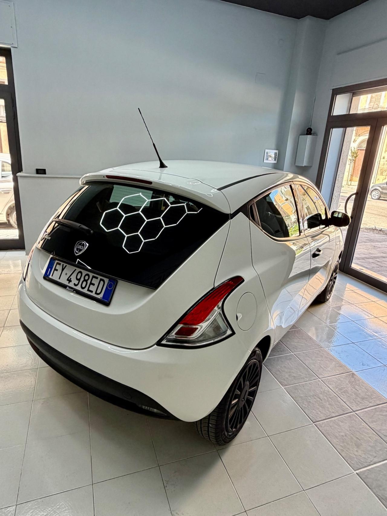 Lancia Ypsilon 1.2 69 CV 5 porte GPL Ecochic Elefantino Blu