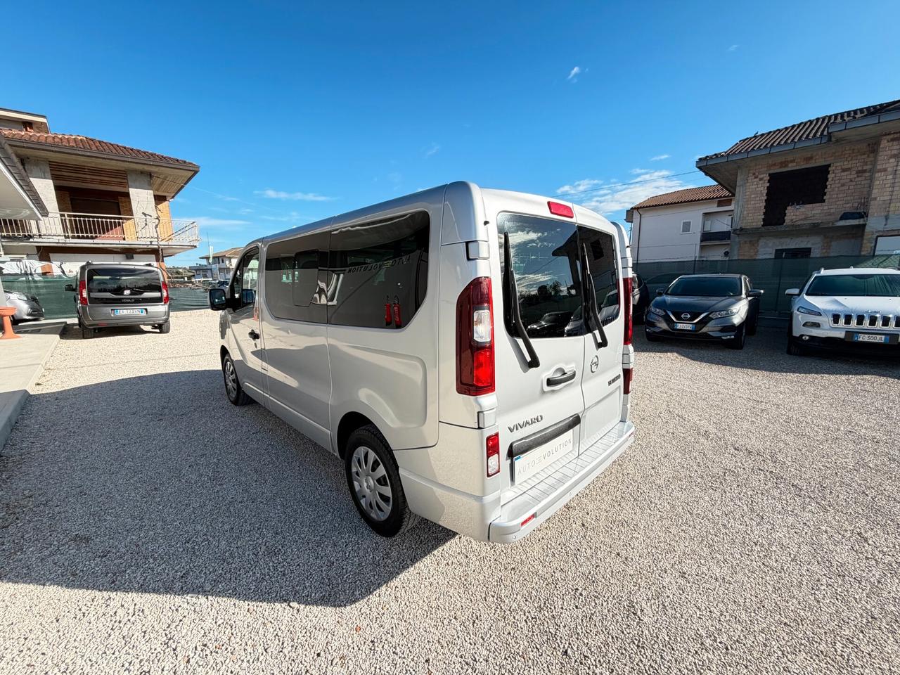 Opel Vivaro 1.6 BiTurbo 120 cv 9 posti 241.424 km