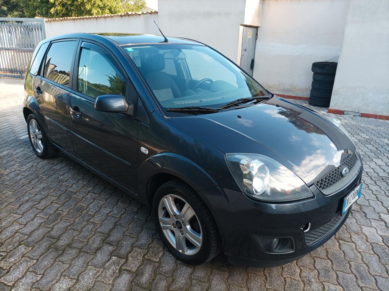 Ford Fiesta 1.4 TDCi 5p. Ghia