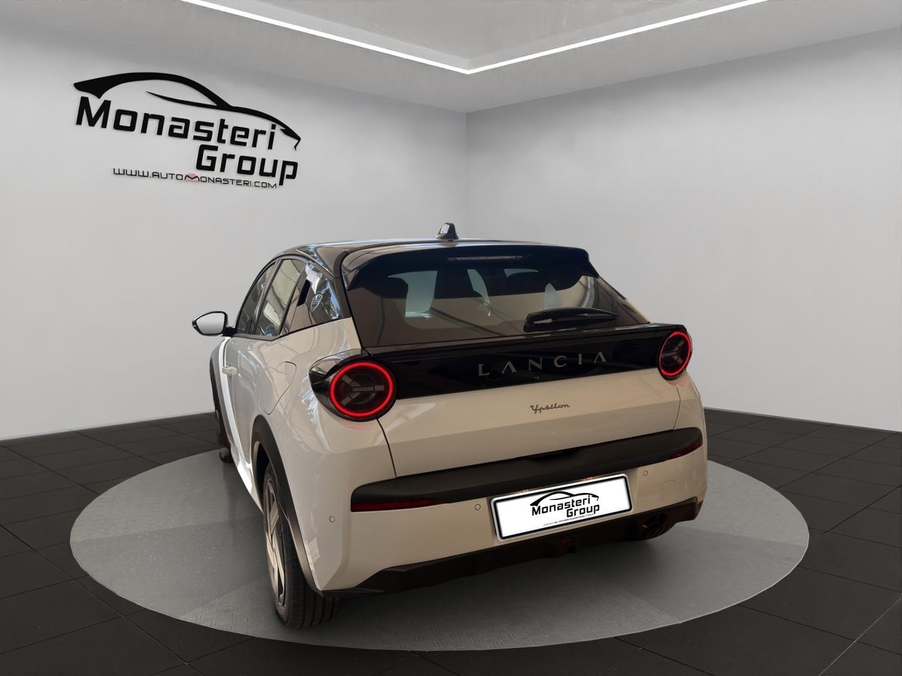 Lancia Ypsilon Hybrid e-DCT