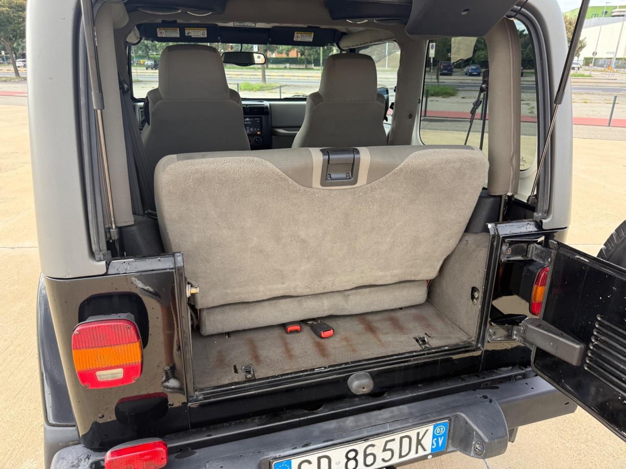 Jeep Wrangler 4.0 cat Sahara HardTop