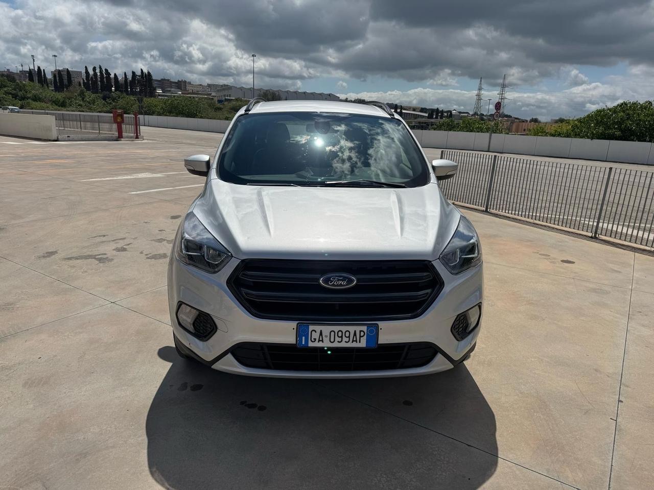 Ford Kuga 1.5 TDCI 120 CV S&S 2WD ST-Line