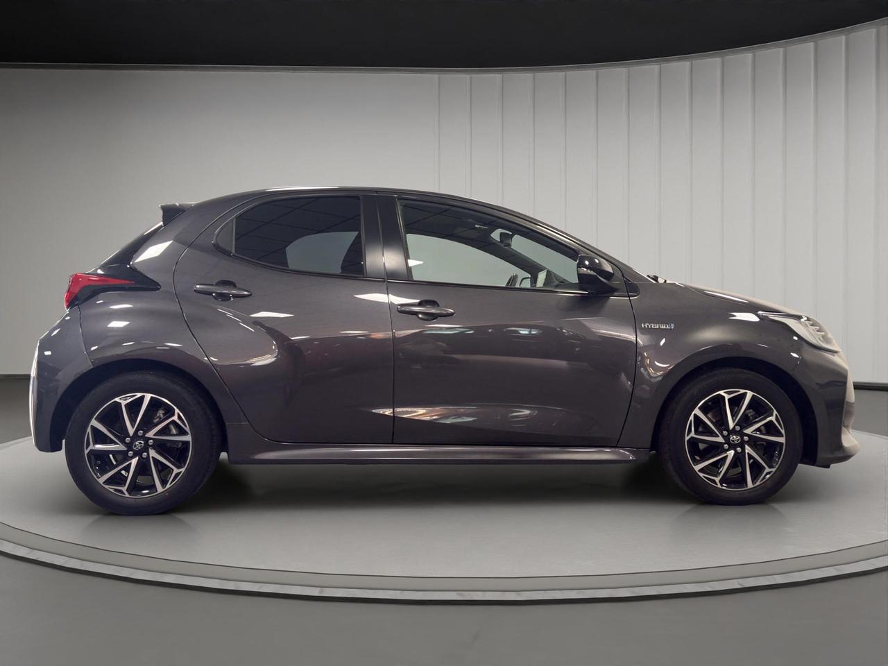 Toyota Yaris 1.5h Lounge