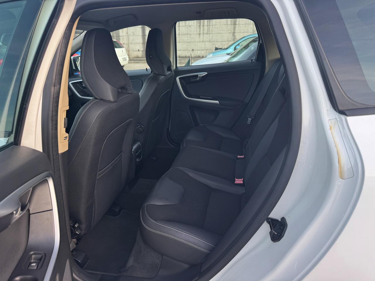 Volvo XC 60 XC60 DRIVe / AUTOCARRO N1