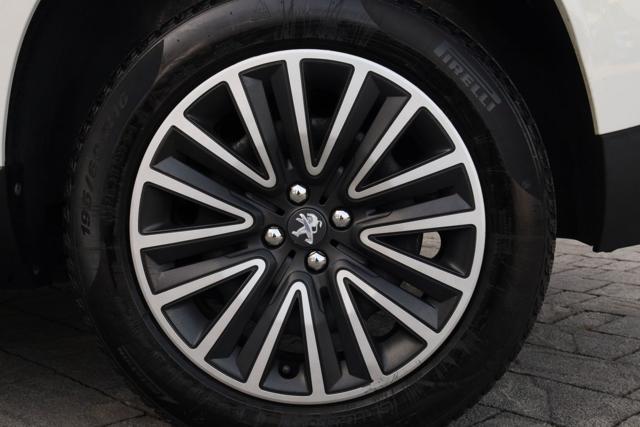 PEUGEOT 2008 PureTech 82 Active