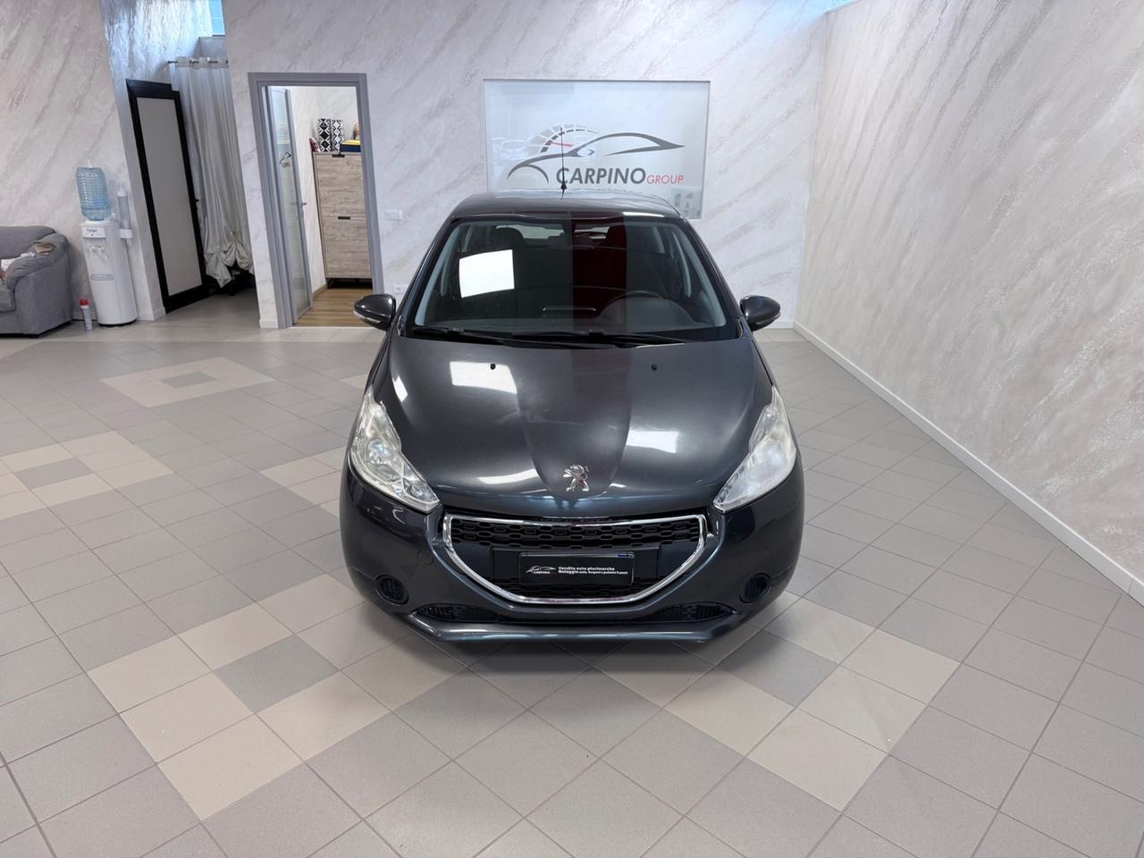 Peugeot 208 1.4 HDi 68 CV 5 porte Allure
