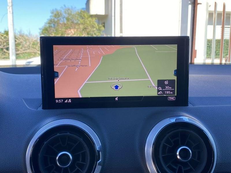 Audi Q2 S Line interno ed esterno 2.0 TDI 150CV s-tronic 35