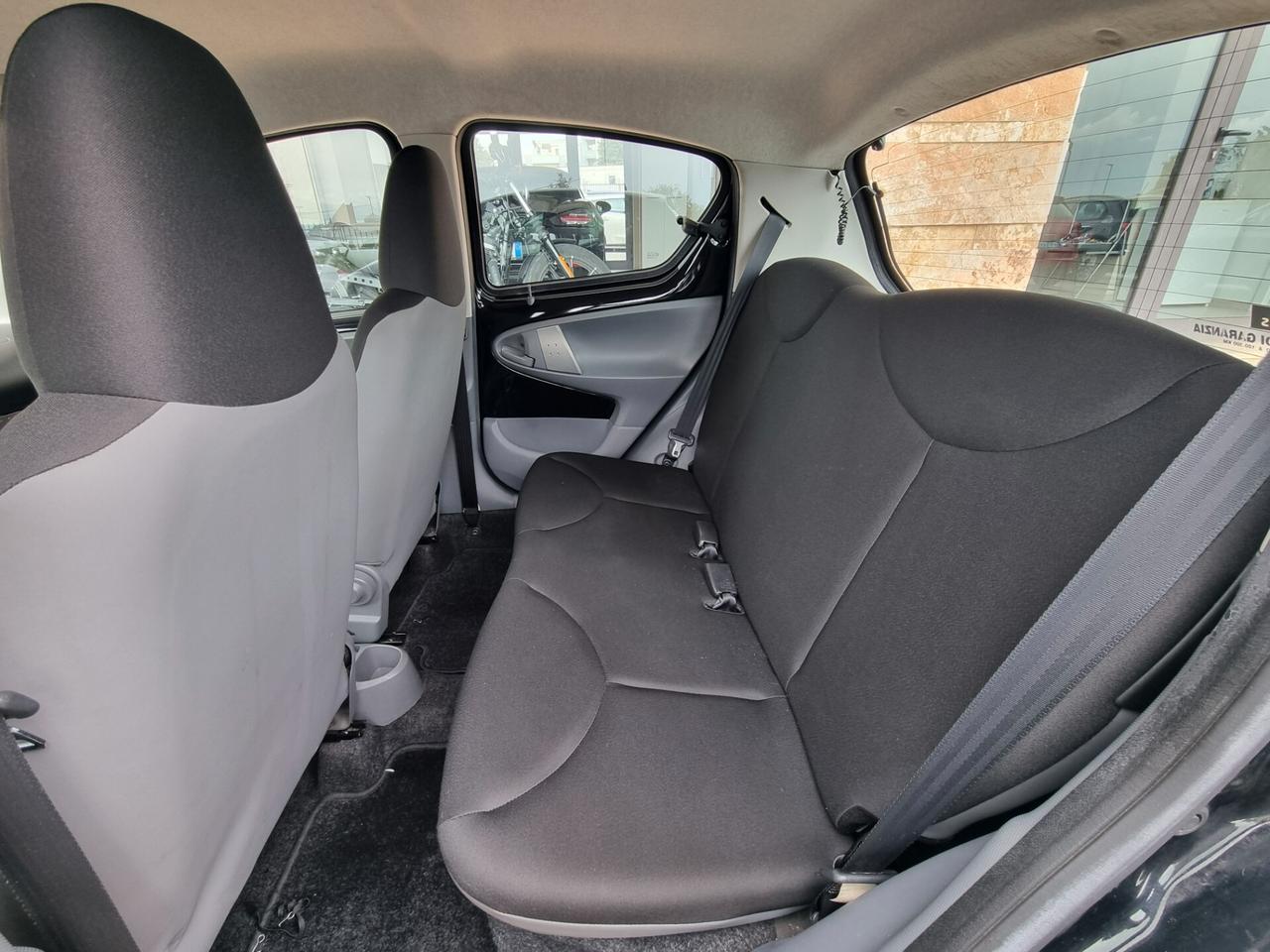 Toyota Aygo 1.0 12V VVT-i 5 porte Now Connect