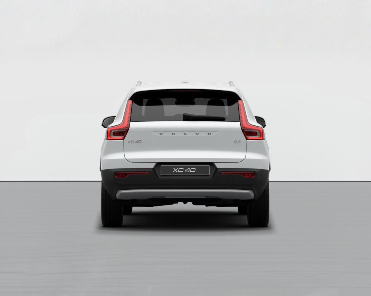 VOLVO XC40 CORE B3 AUTO PREZZO PROMO FINO A FINE MESE