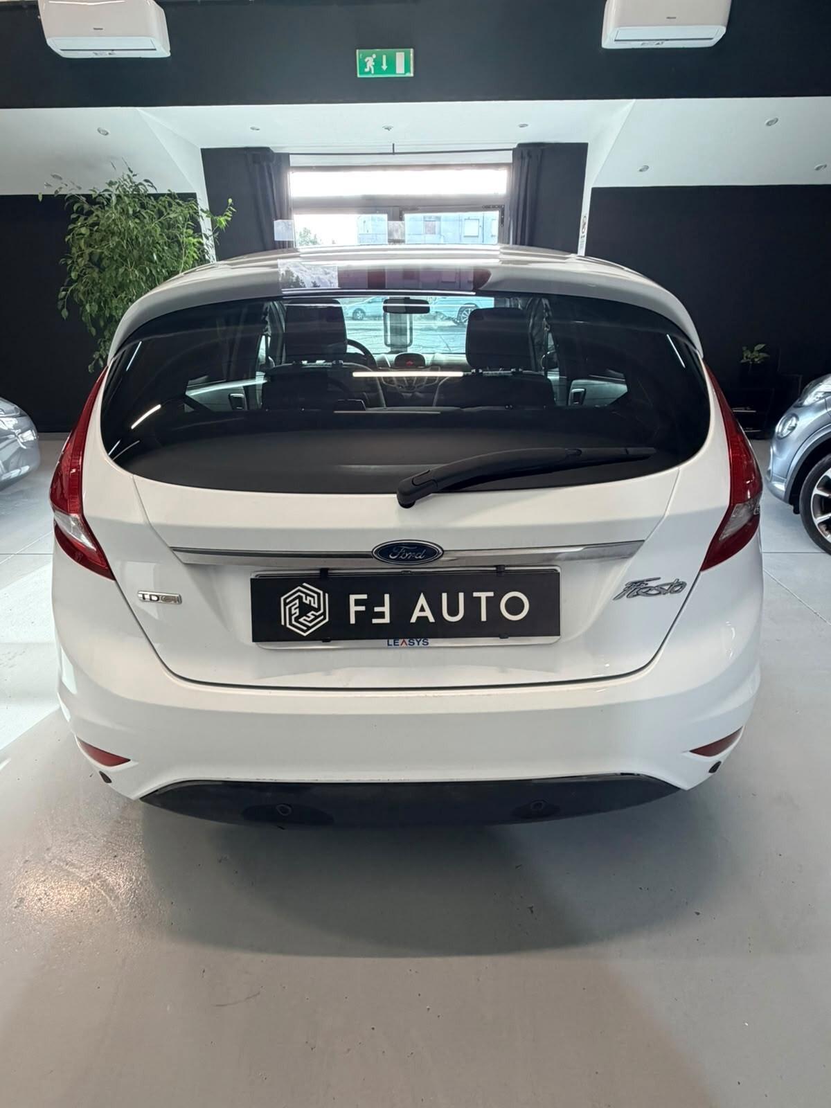 Ford Fiesta 1.4 TDCi 68CV 5 porte Titanium