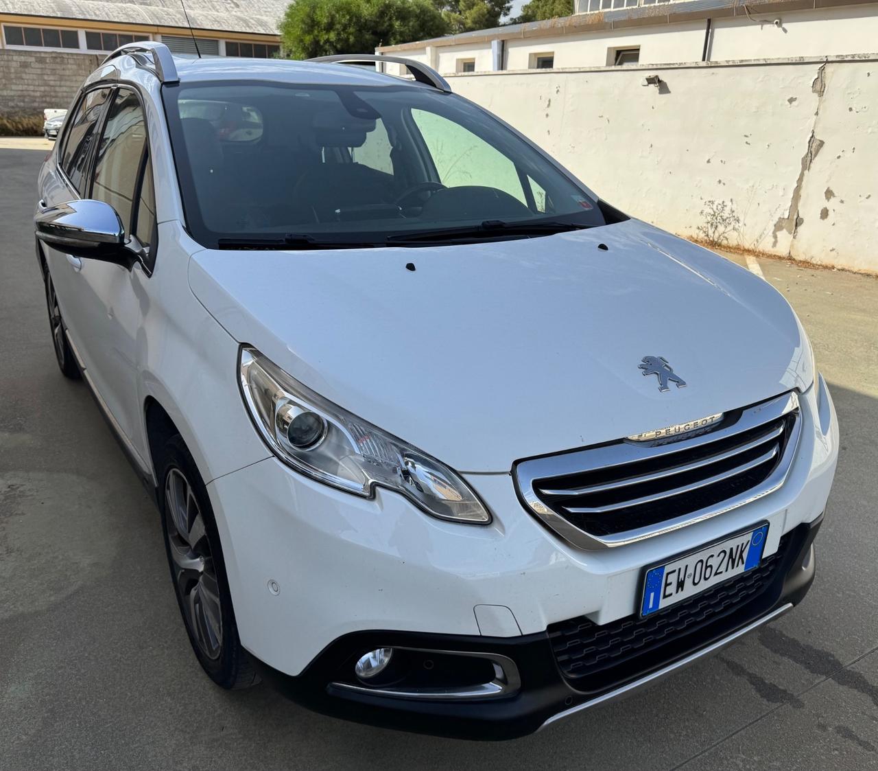 Peugeot 2008 1.6 e-HDi 92 Allure -GRIP CONTROL-