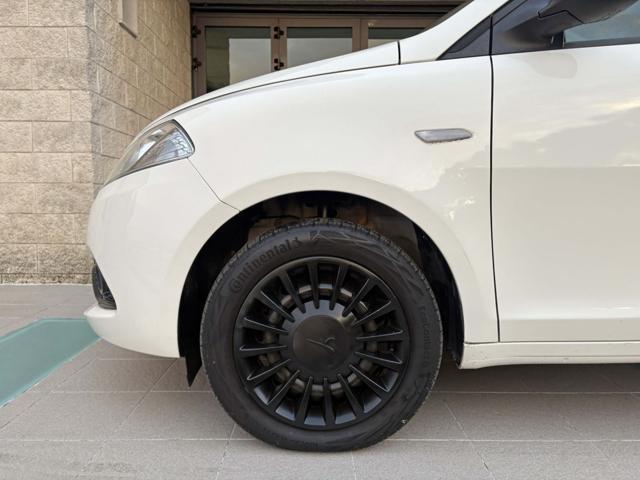 LANCIA Ypsilon 1.0 FireFly 5 porte S&S Hybrid Ecochic Silver.