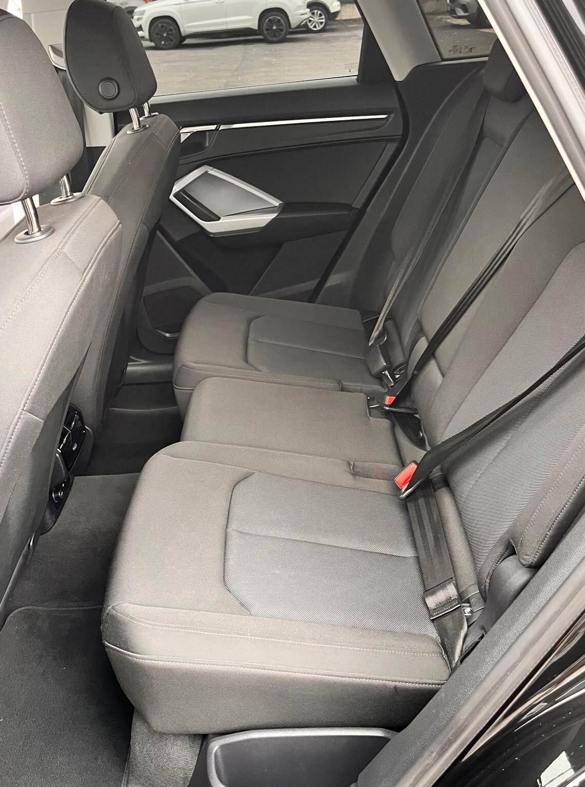 Audi Q3 35 TDI S tronic Business