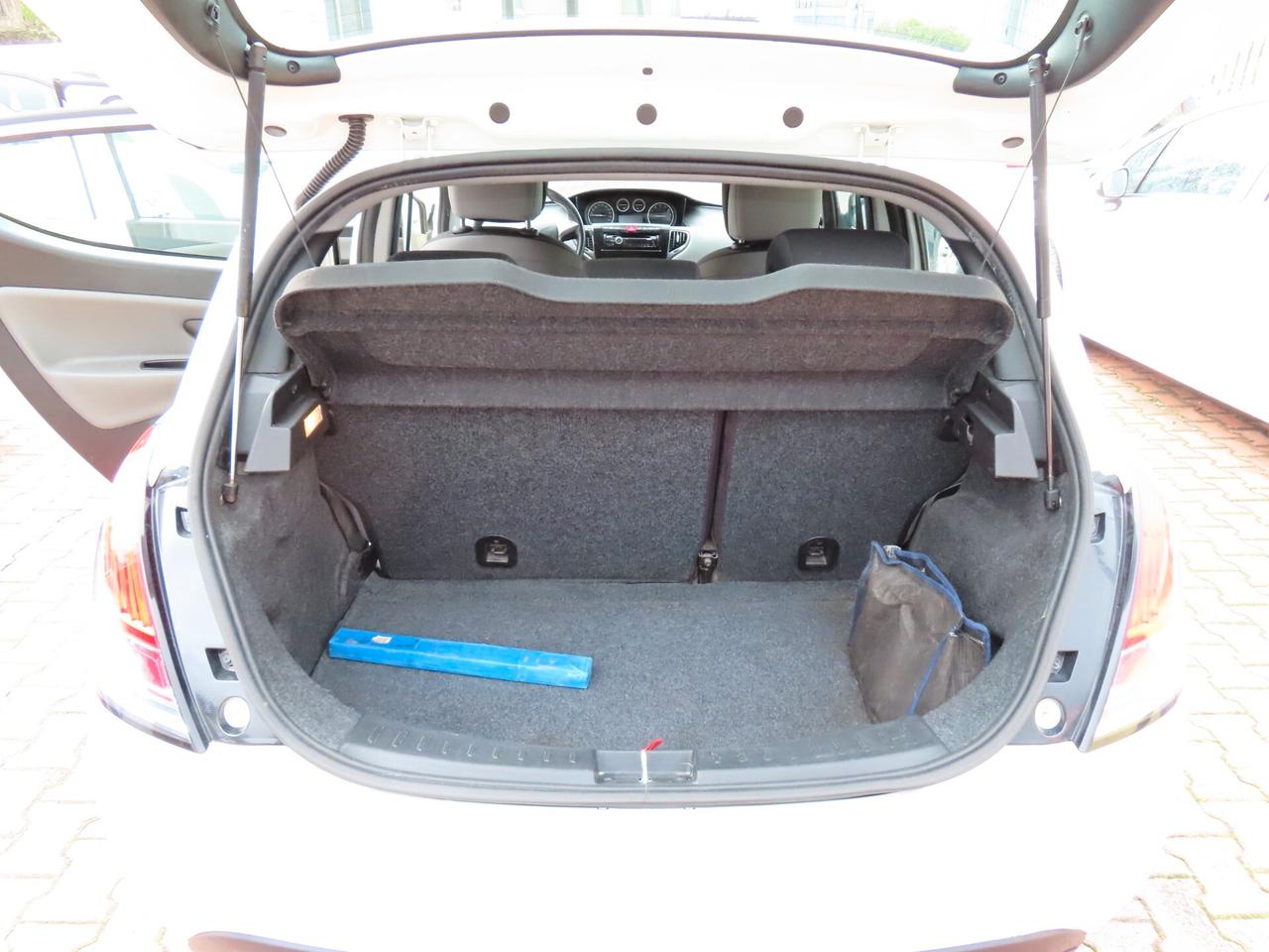 Lancia Ypsilon 1.2 BENZ/GPL DI SERIE SOLO 130.000 KM