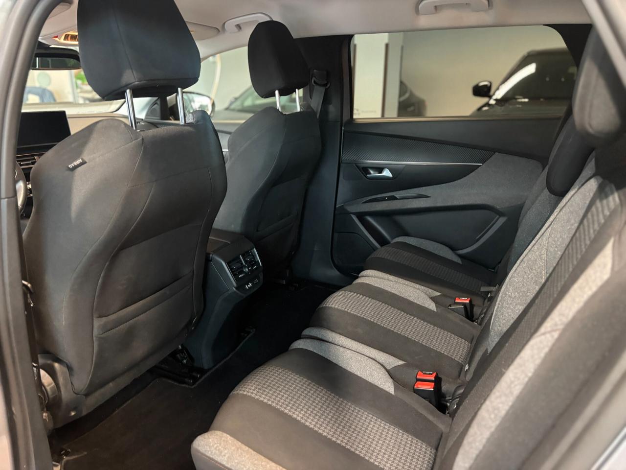 Peugeot 5008 *1.5 bluehdi Active s*NEOPATENTATI