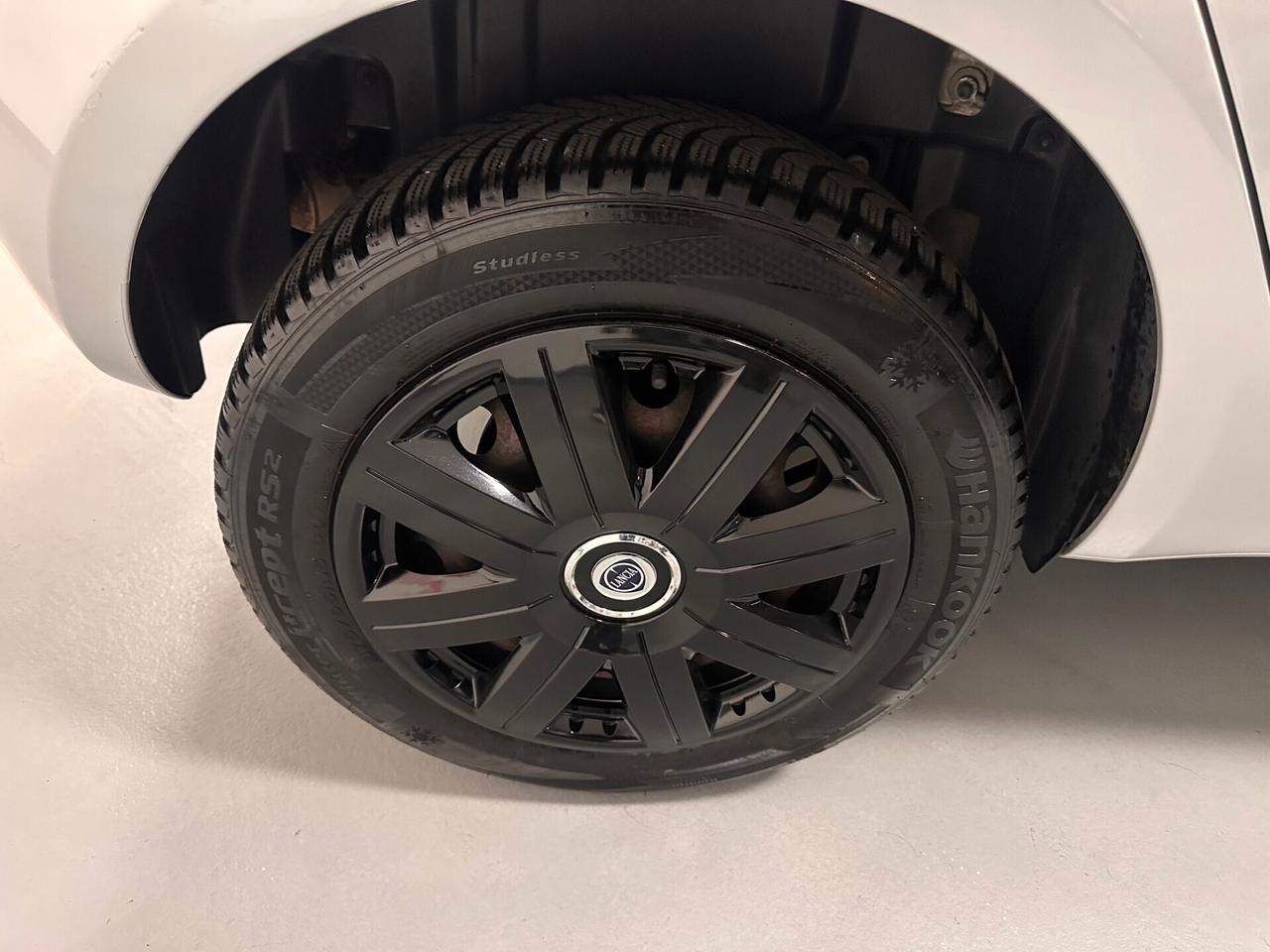 LANCIA YPSILON METANO (78000KM )