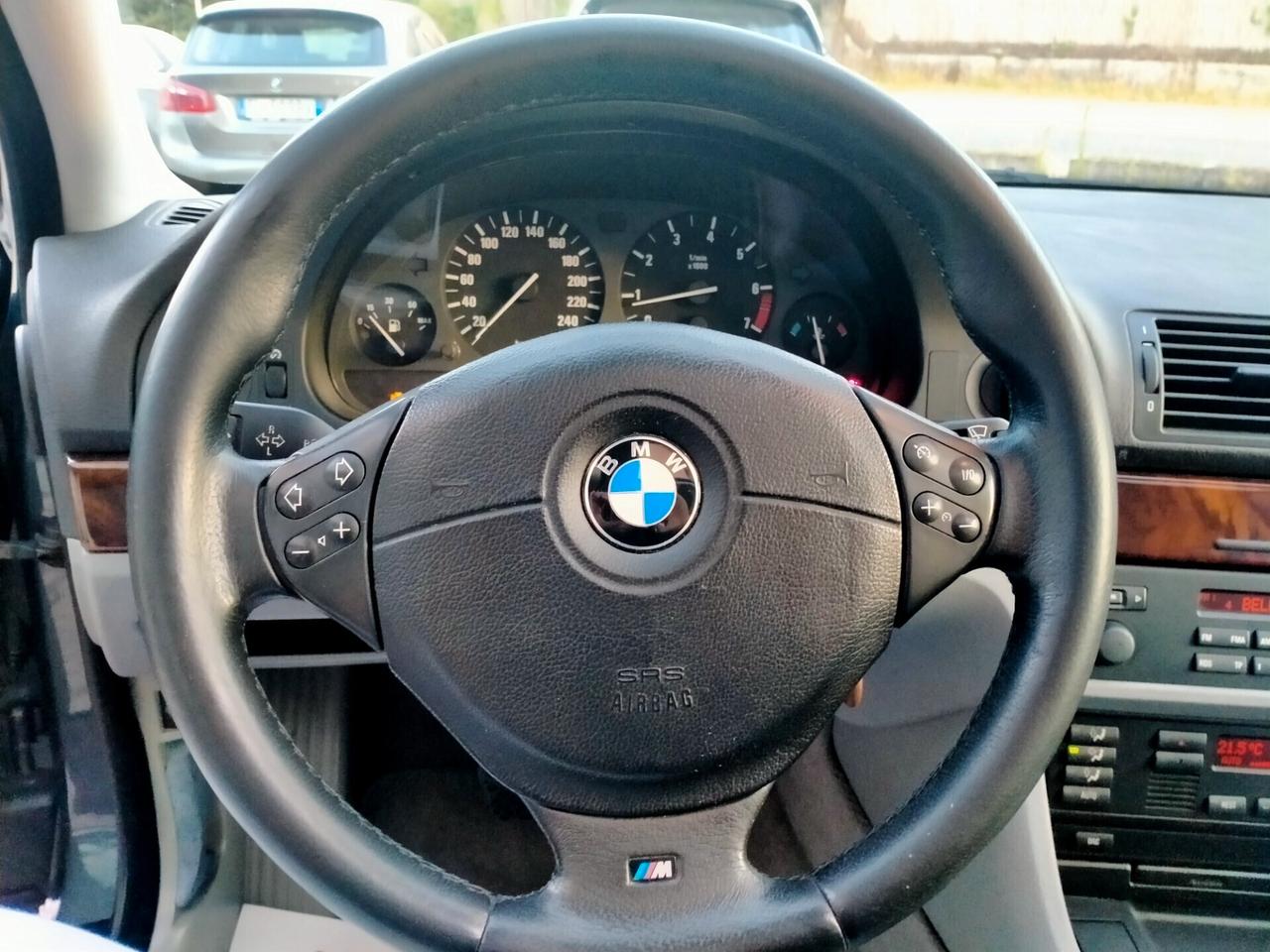 BMW 528 i E39 ATTIVA 193CV TARGA ORIGINALE / INTERNI PELLE / TETTO / AUTOMATICA