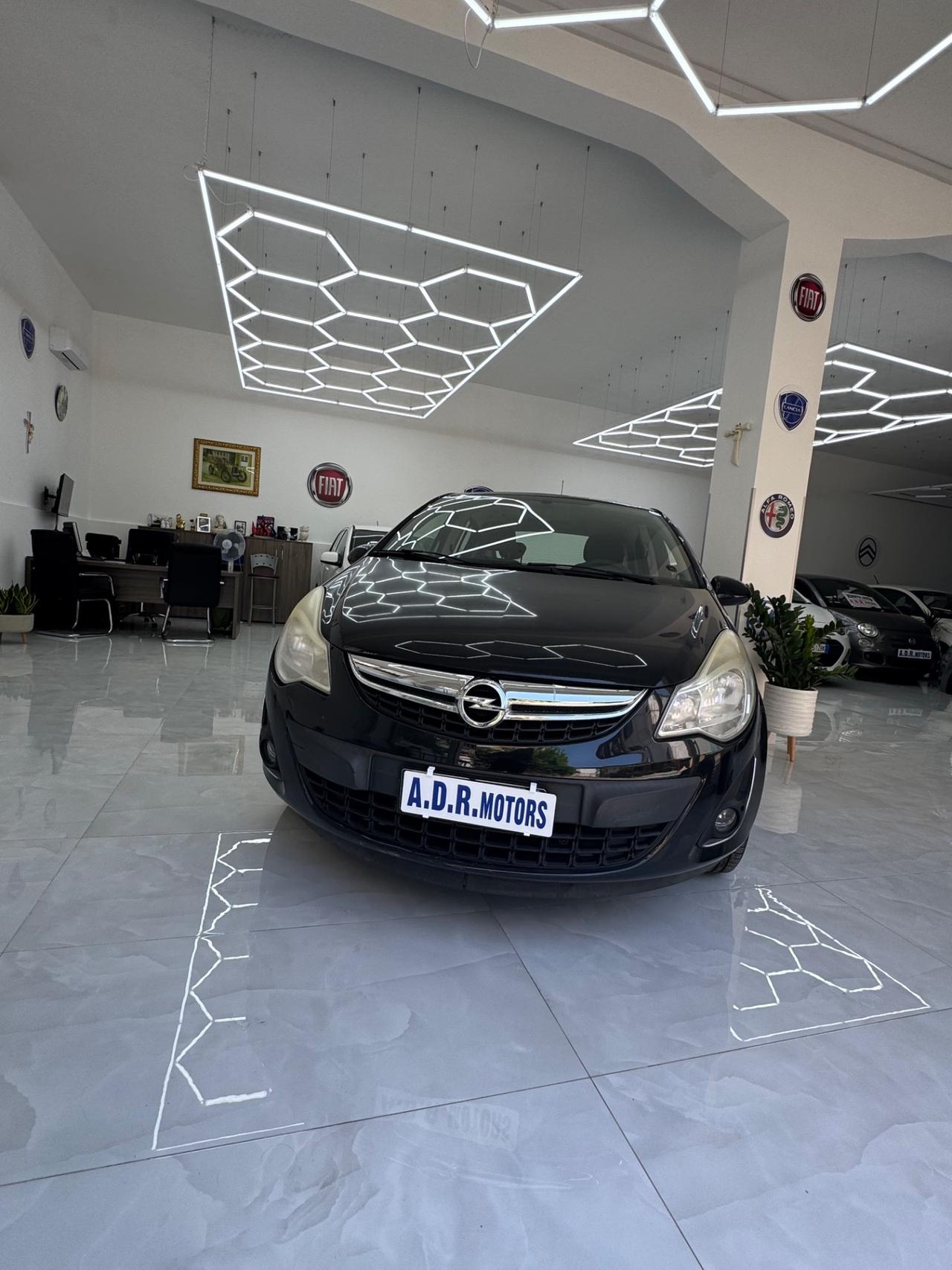 Opel Corsa 1.2 5 porte Sport