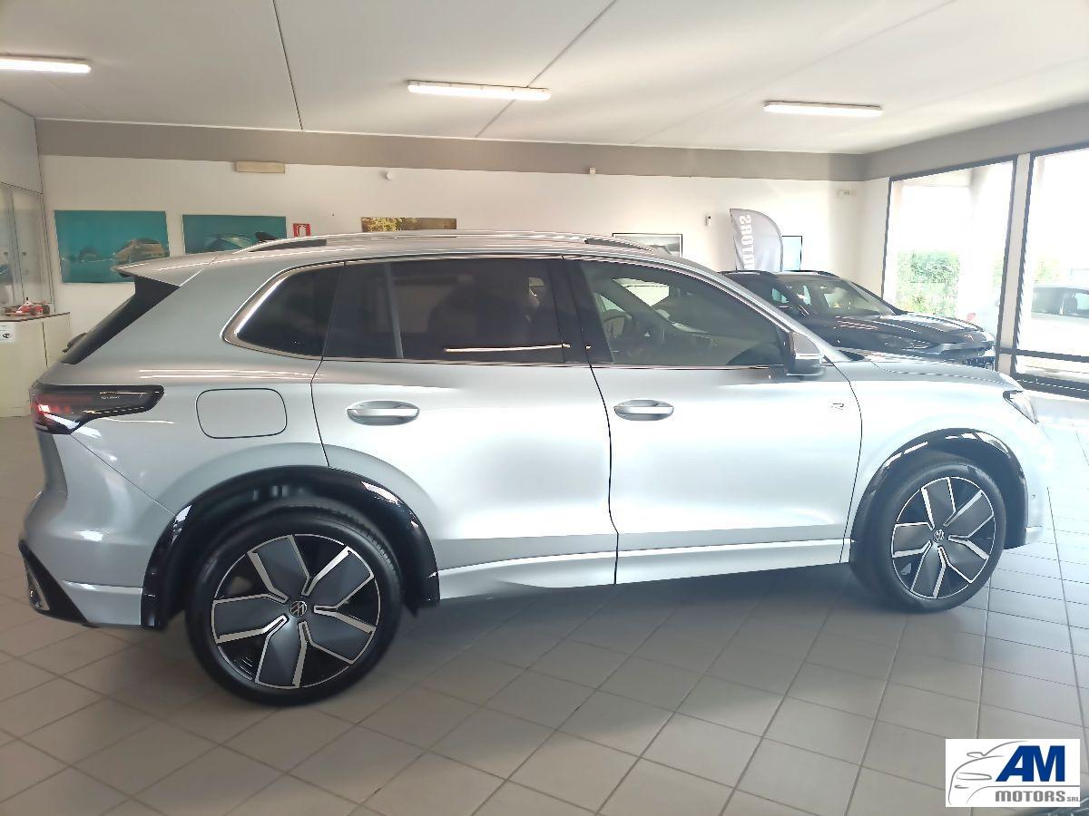 VOLKSWAGEN - Tiguan - 1.5 eTSI 150 CV EVO DSG R-Line