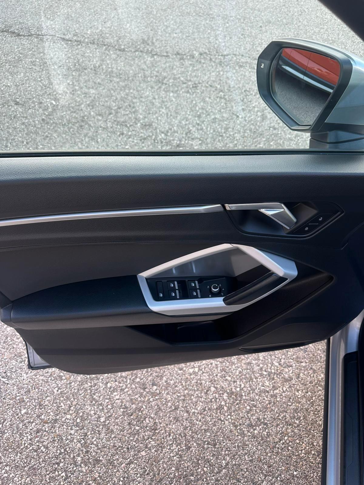Audi Q3 35 TDI S tronic Business Advanced