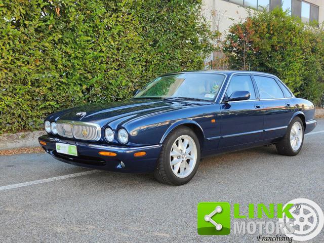 JAGUAR XJ8 4.0 V8 32V 284 CV Automatic Executive