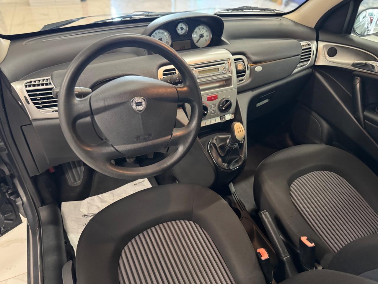 Lancia Ypsilon 1.2 Neopatentati