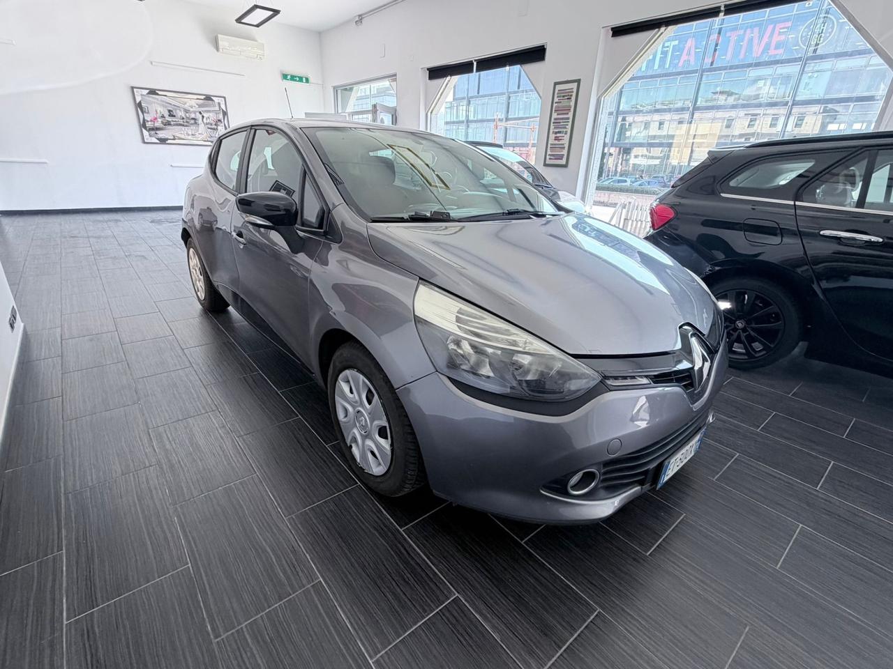 Clio 1.2 75CV GPL CASA MADRE