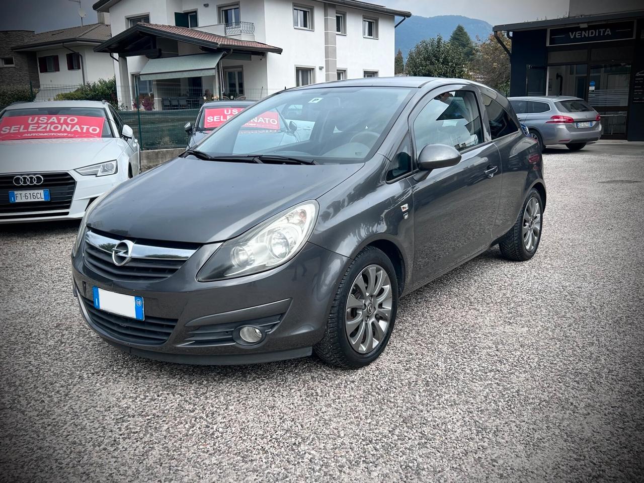 Opel Corsa 1.2 3 porte Sport