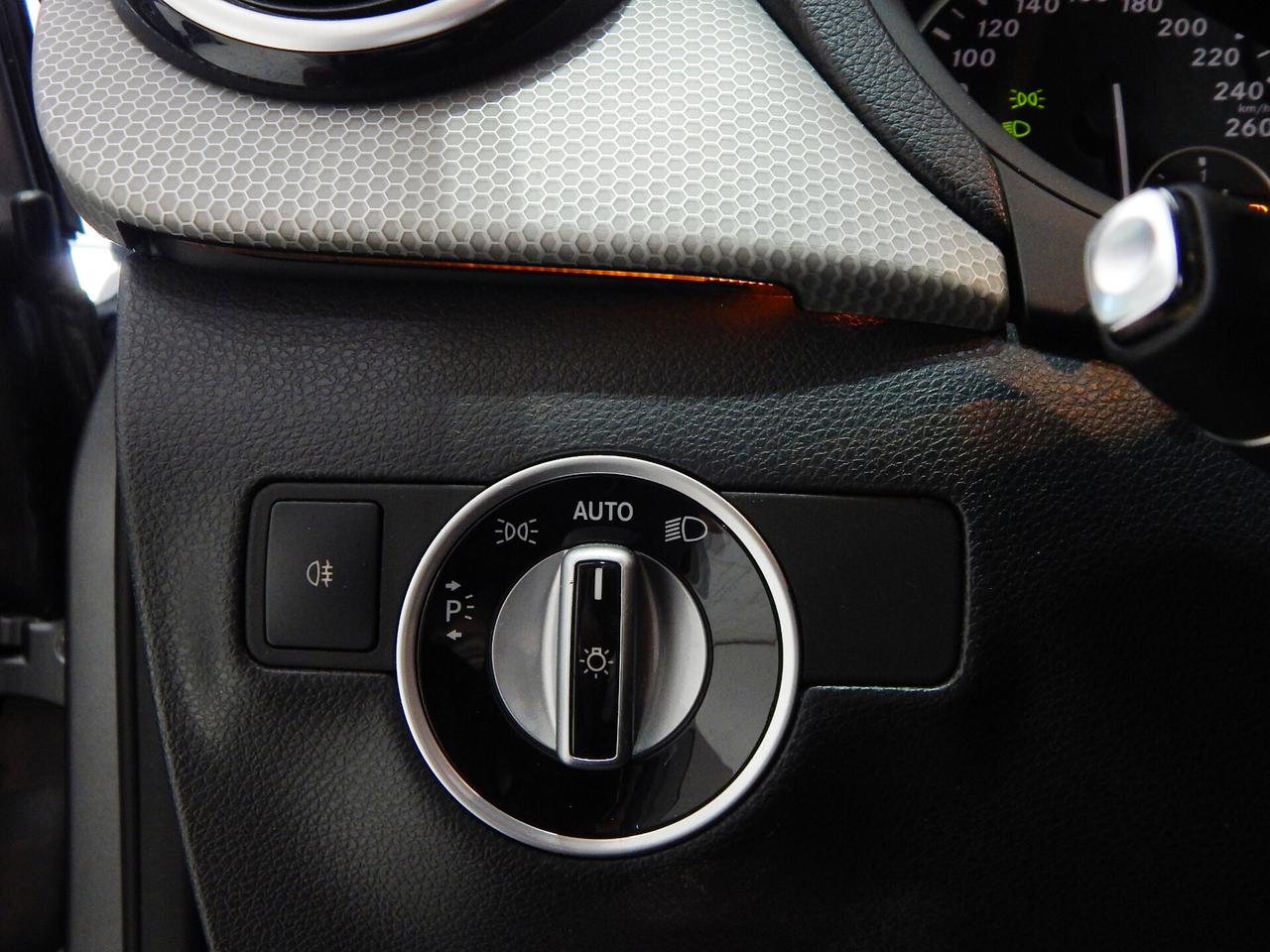 Mercedes-Benz B 180 cdi Executive Aut. NAVI-PELLE-PARK-KAMERA-LED