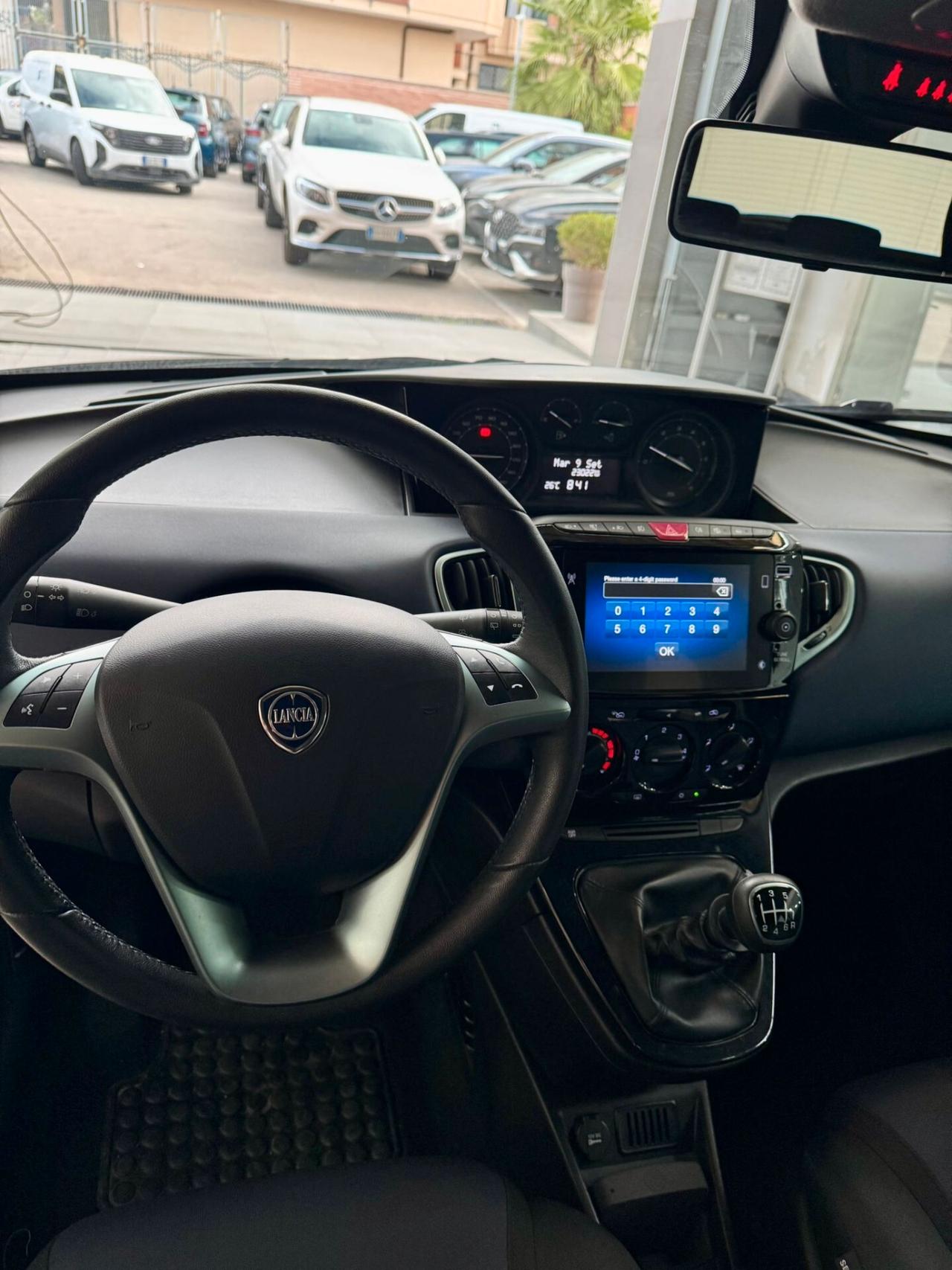 Lancia Ypsilon 1.0 Hybrid Platino -2024