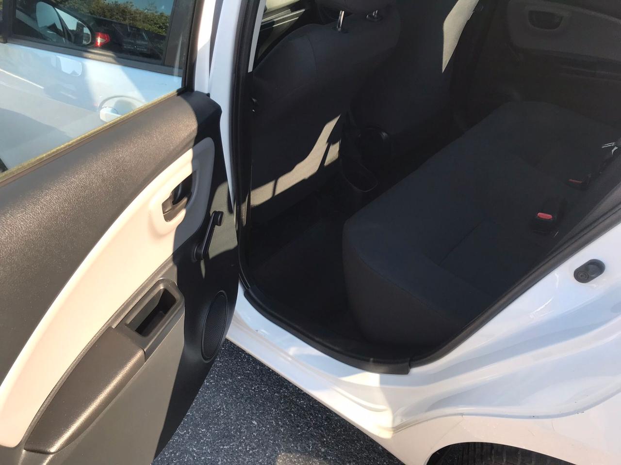 Toyota Yaris 1.0 5 porte Active