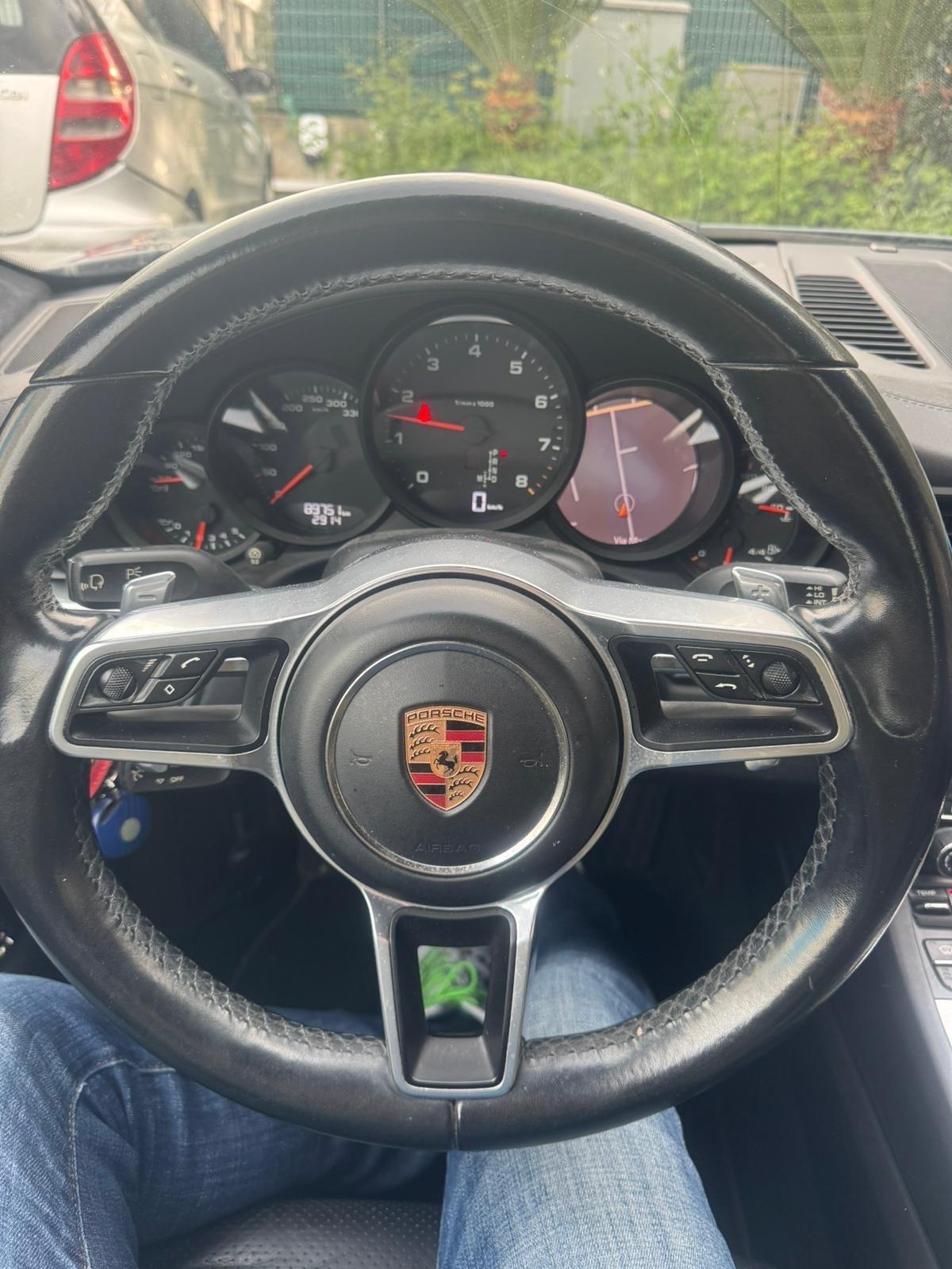 Porsche 911 3.0 Carrera 4 Cabriolet