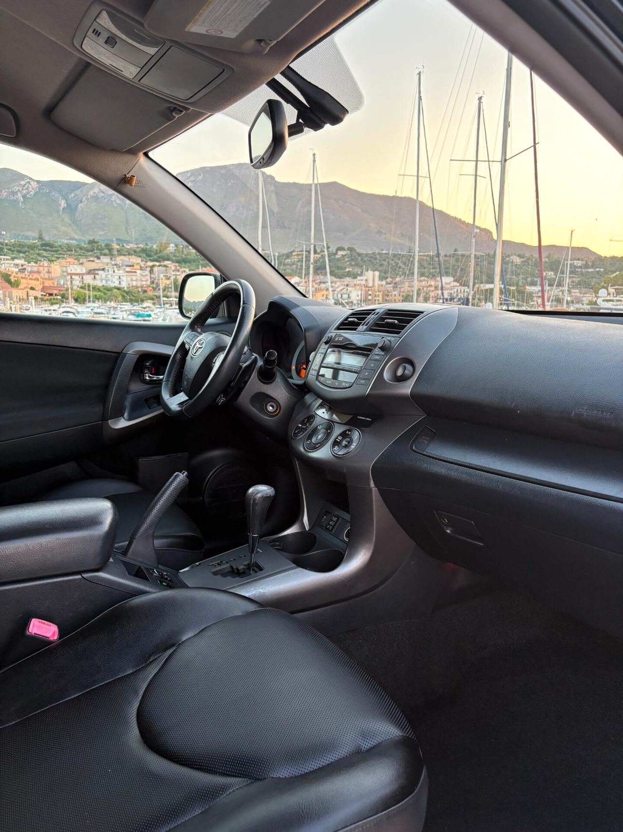 Toyota RAV 4 RAV4 2.2 D-4D 150 CV Lounge