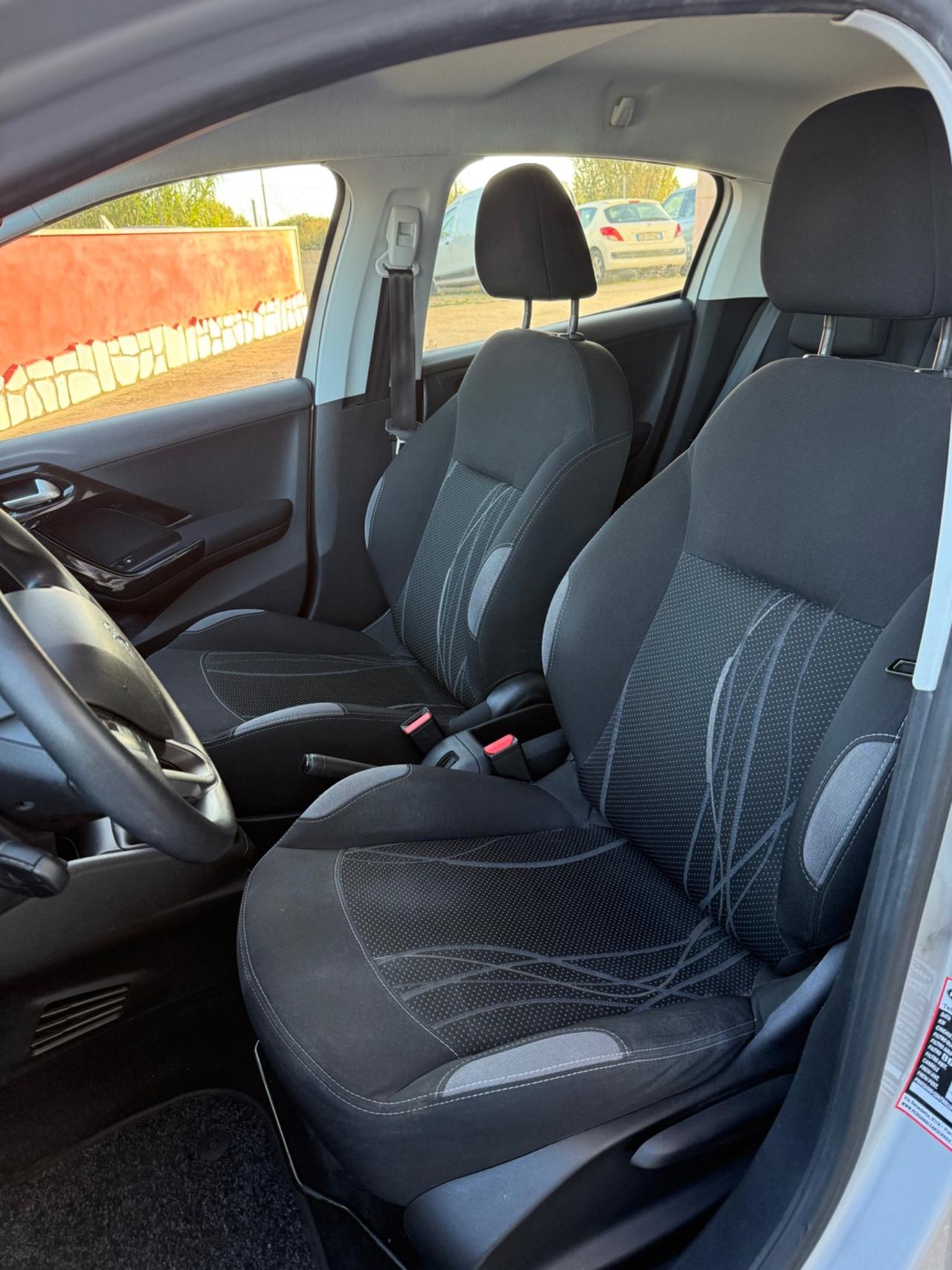 Peugeot 208 1.2 VTi 82 CV 5 porte Allure