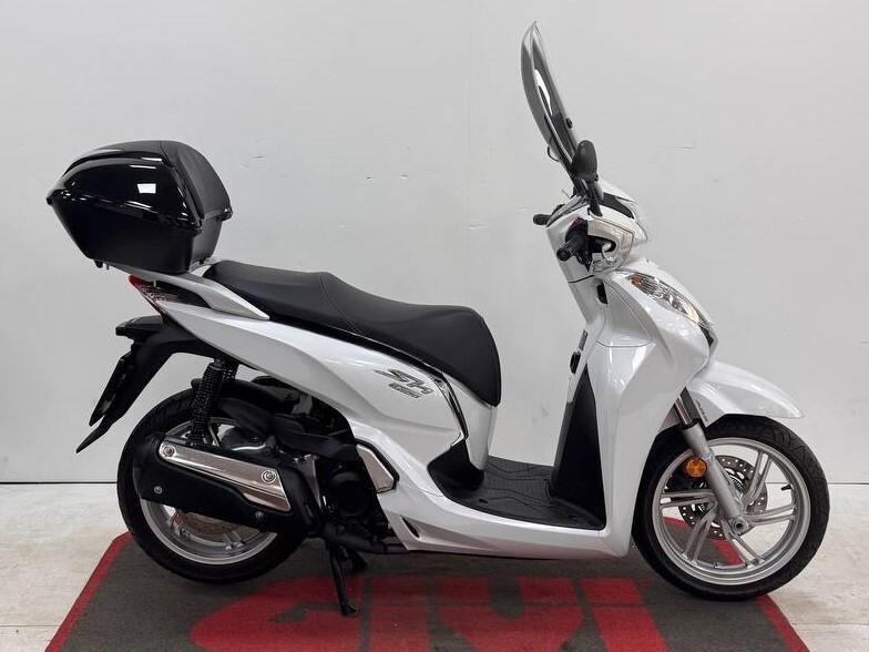 Honda SH 300 TUA SENZA ANTICIPO E SENZA BUSTA PAGA!