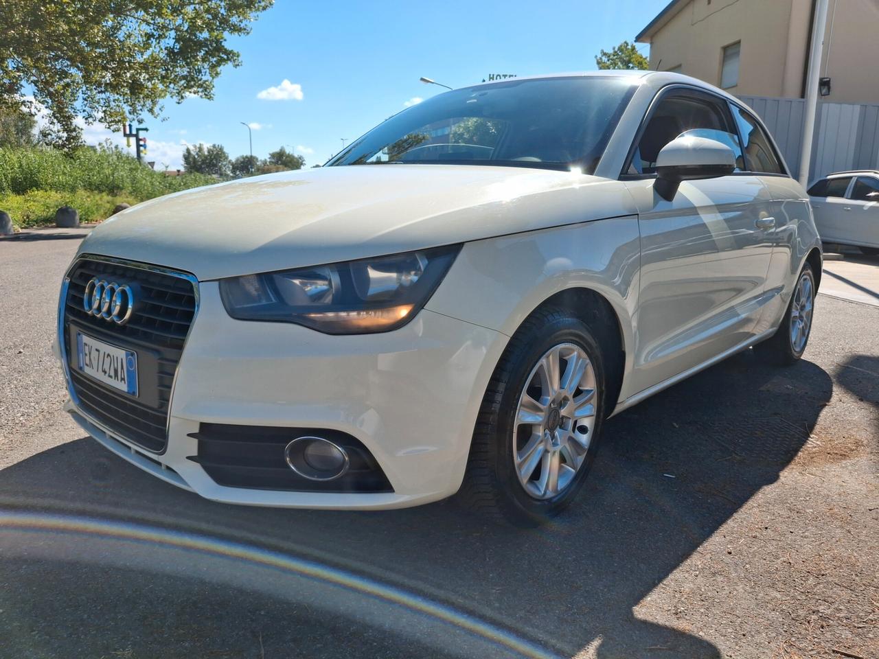 Audi A1 1.6 TDI Attraction-DIESEL-