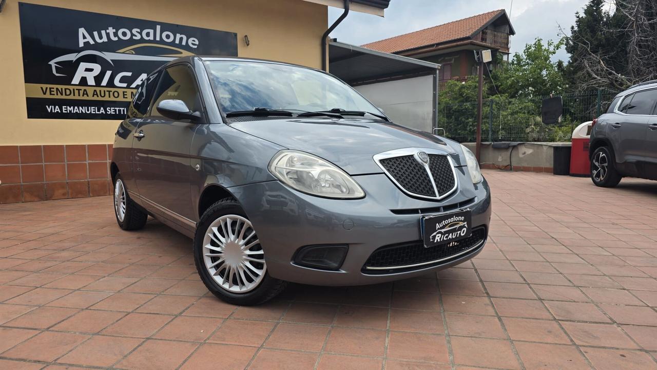 Lancia Ypsilon 1.3 MJT 75 CV Argento