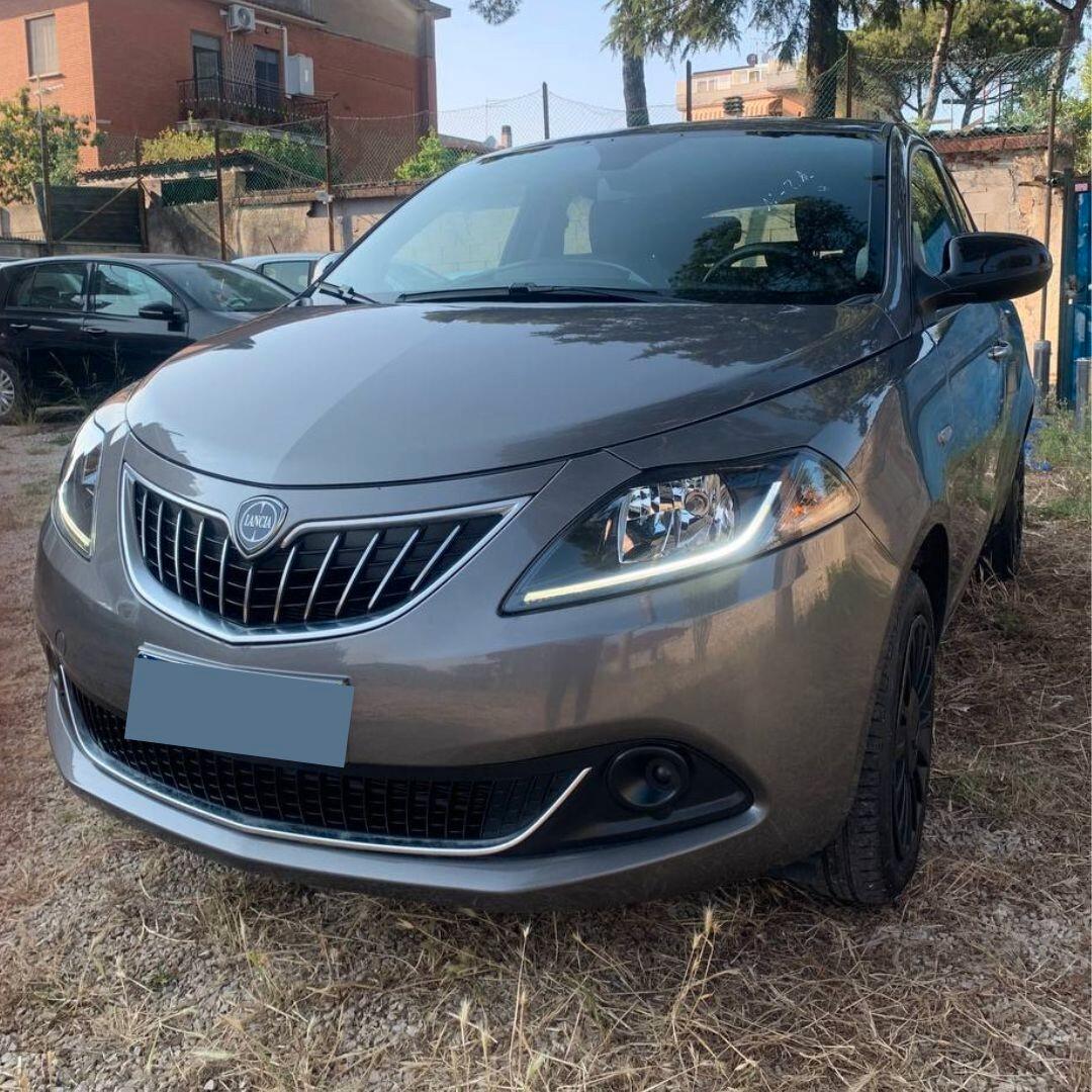 Lancia Ypsilon 1.0 FireFly 5 porte S&S Hybrid Silver UNIPRO.