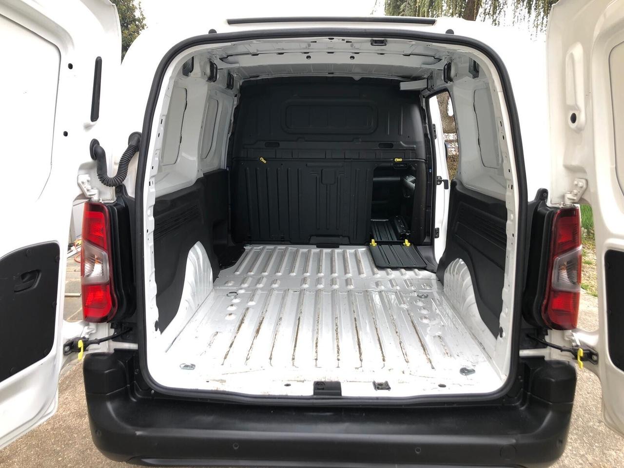 Peugeot PARTNER L2 BlueHDi 130cv EAT8 Premium