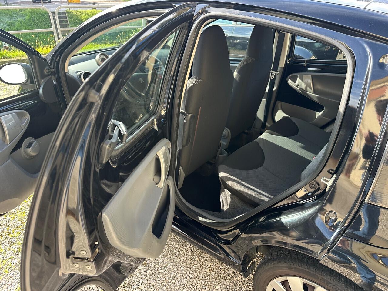 Peugeot 107 1.0 68CV 5p. Sweet Years