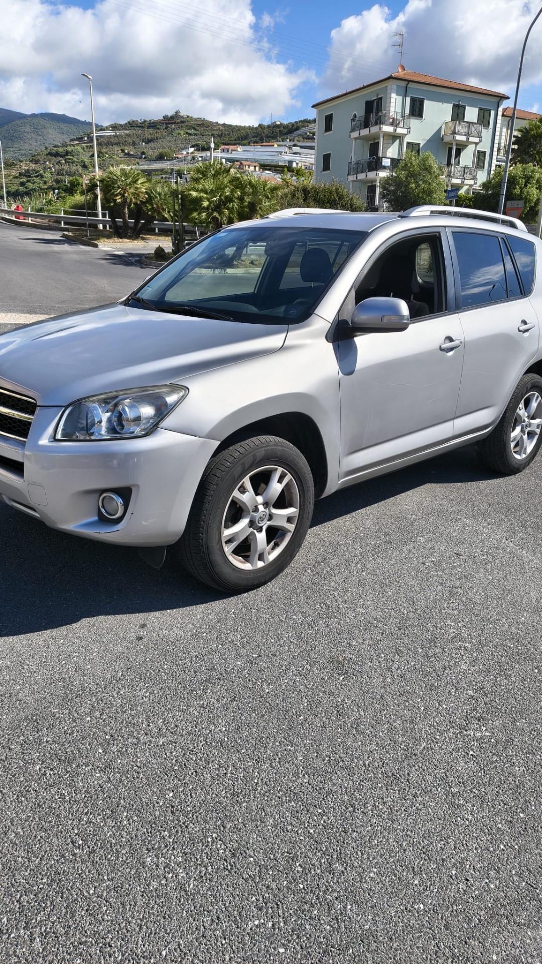 Toyota RAV 4 RAV4 Crossover 2.2 D-4D 150 CV DPF Luxury