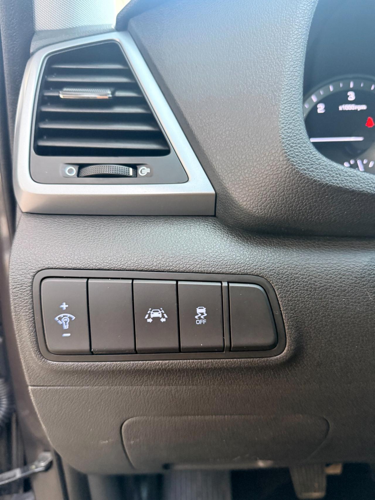 Hyundai Tucson 1.7 CRDi XPossibleTETTO APRIBILE,TELECAMERA,NAVI,ANDROID AUTO,BLUETOOTH,FULL LED,PELLE