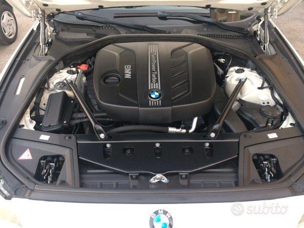 BMW Serie 5 2.0 tdi tagliandata con garanzia 12 mesi!!