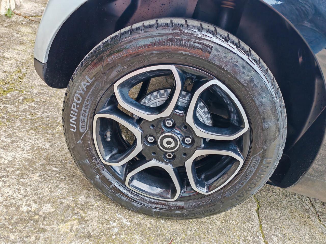 Smart Fortwo 1,0 benzina 10/2018 Cv70 automatica