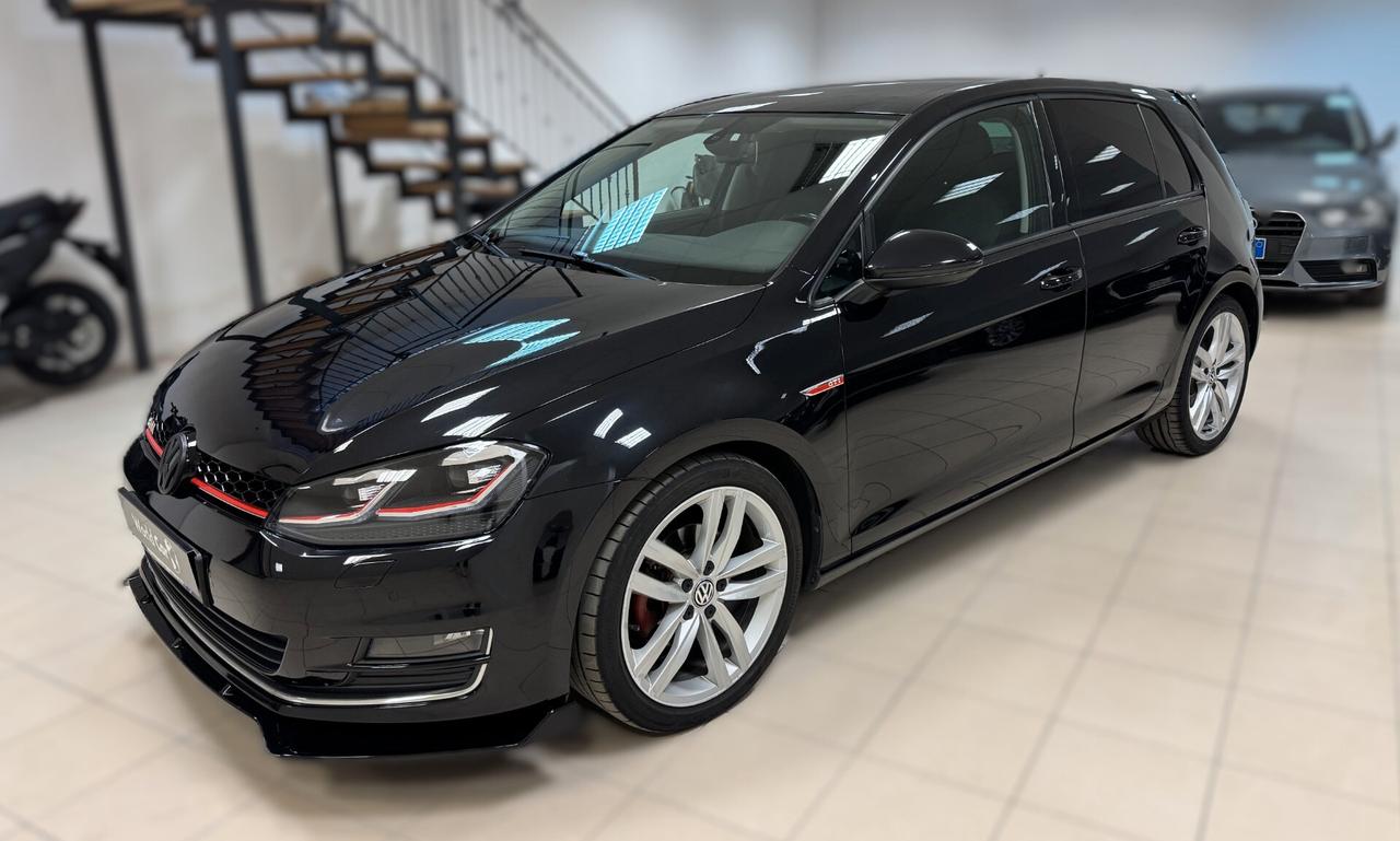 Volkswagen Golf 1.4 TSI 140 CV DSG GTI