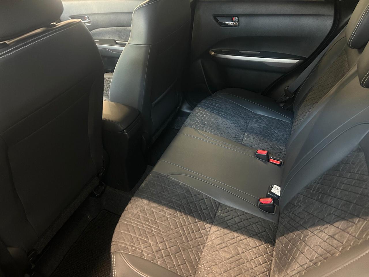 Suzuki Vitara 1.4 Hybrid Top