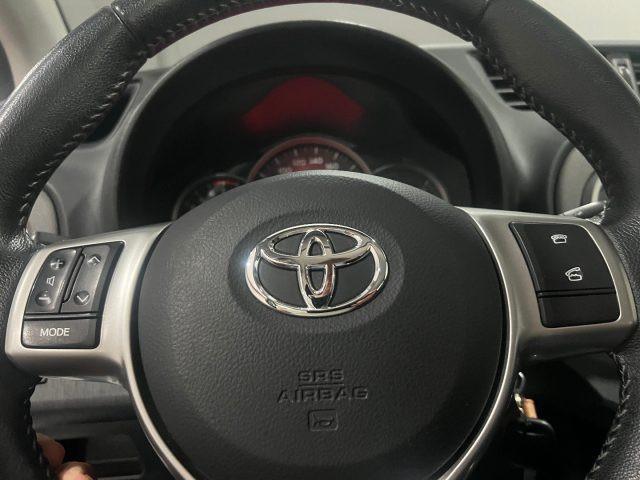 TOYOTA Yaris 1.0 5 porte Lounge