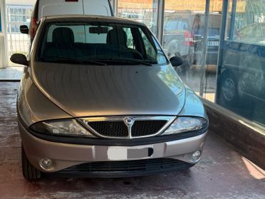 Lancia Y 1.2i 16V cat LE